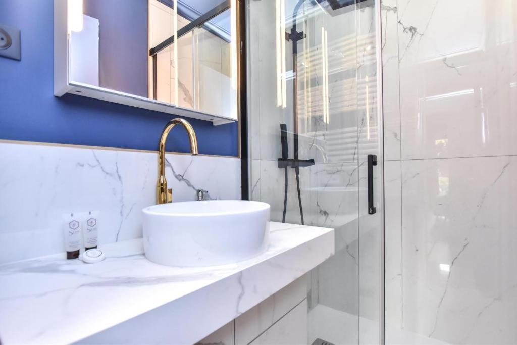 Luxury Paris La Vie En Rose Jacuzzi Terrasse Parking Apartment Exterior photo